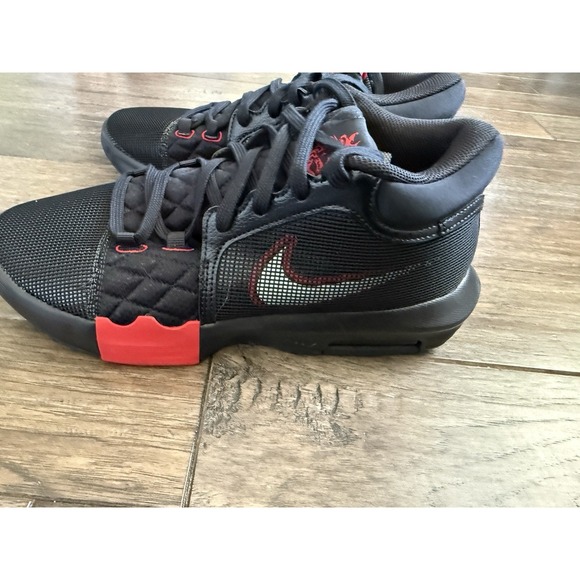 New Nike LeBron Witness 8 Bred Men\'s Size‎ 10 main image 4